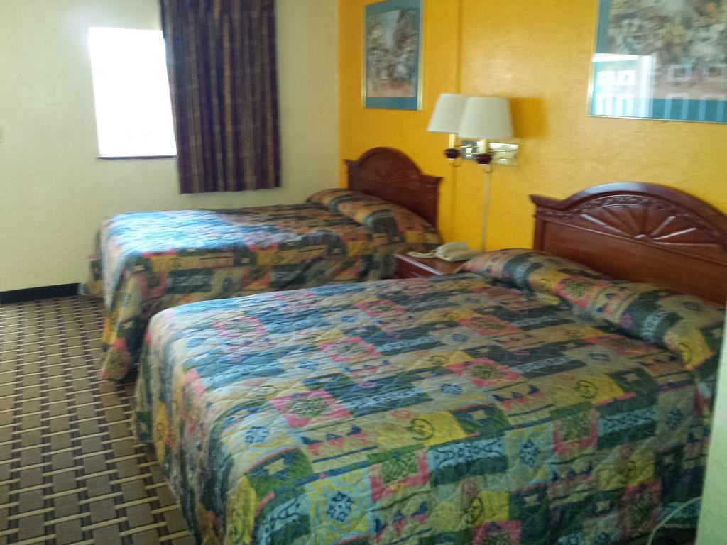Encore Motel Farmington Room photo